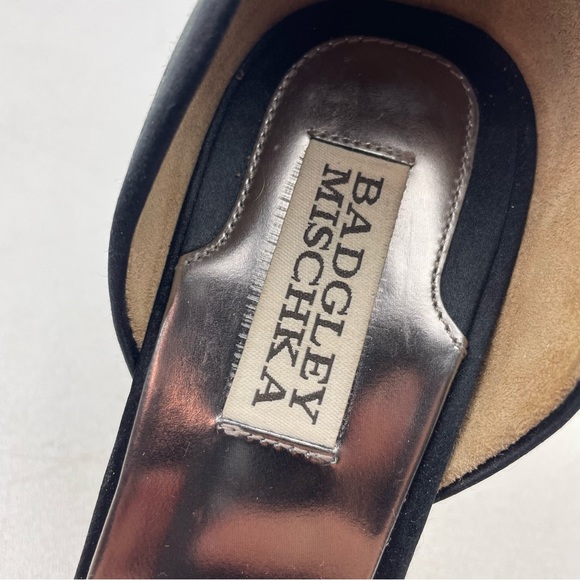 Badgley Mischka Black Satin Embellished Heels Size 8.5 - Picture 10 of 10